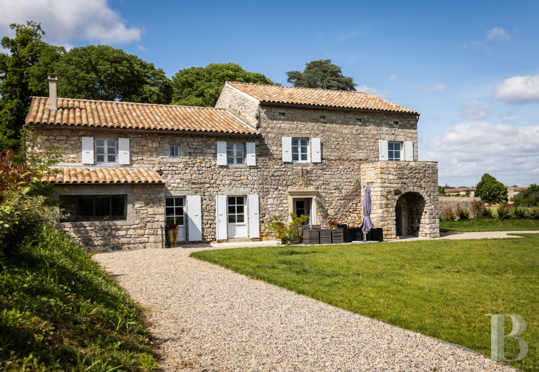 En Ardèche, à Saint-Alban-Auriolles, une ancienne ferme du 17e siècle à l’ombre d’un château - photo  n°21